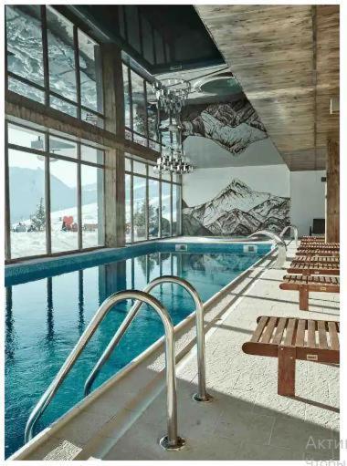 Crystal Deluxe, Four Seasons F2, New Gudauriアパートメント エクステリア 写真